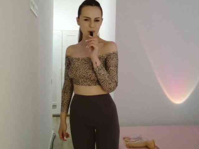 LinaAvery webcam