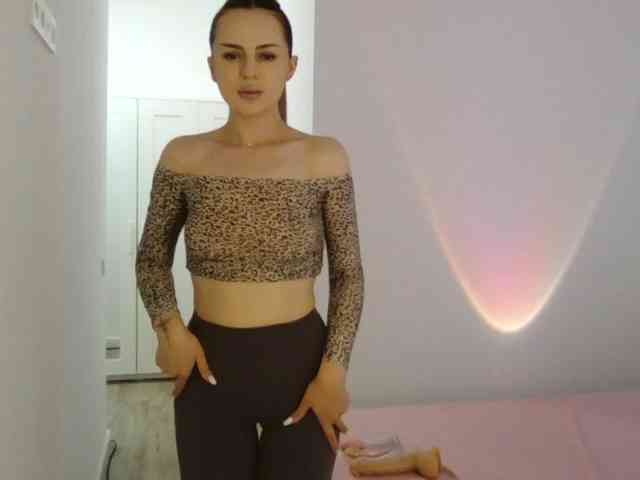 LinaAvery webcam