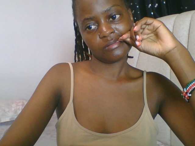 cutey-luv live cam on BongaCams