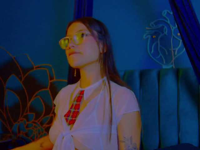 Annie-Muse- live cam on BongaCams