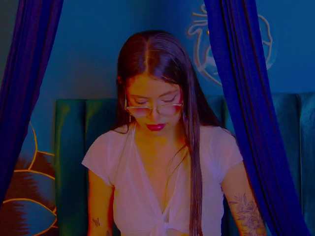 Annie-Muse- live cam on BongaCams