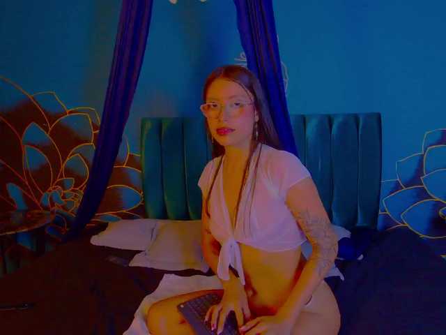 Annie-Muse- live cam on BongaCams