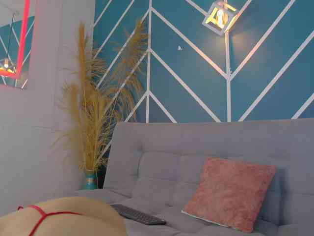 Annie-Muse- webcam