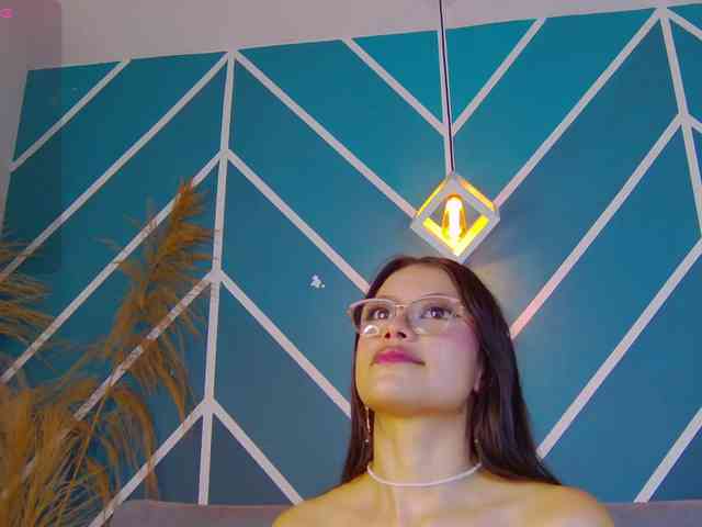 Annie-Muse- webcam