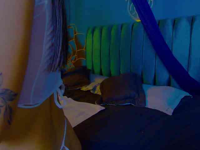 Annie-Muse- webcam