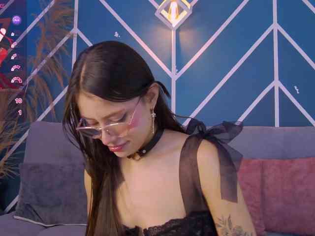 Annie-Muse- webcam