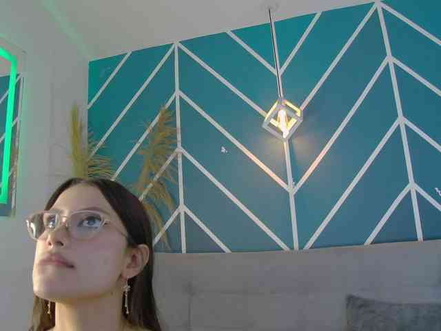 Annie-Muse- webcam