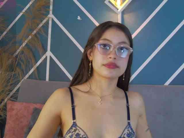 Annie-Muse- webcam