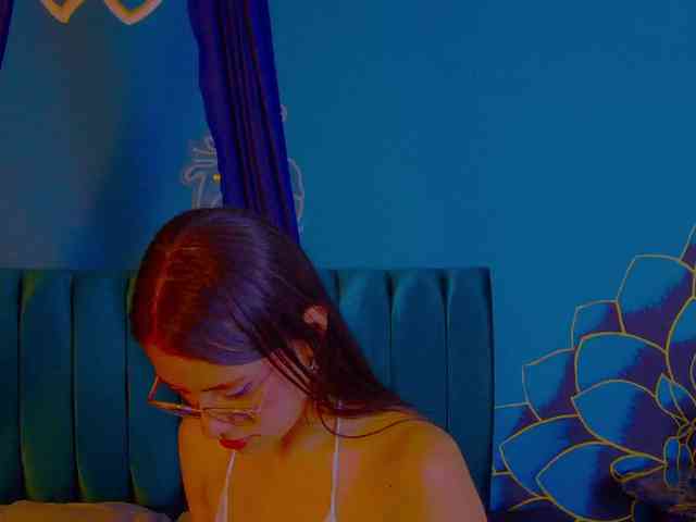 Annie-Muse- webcam