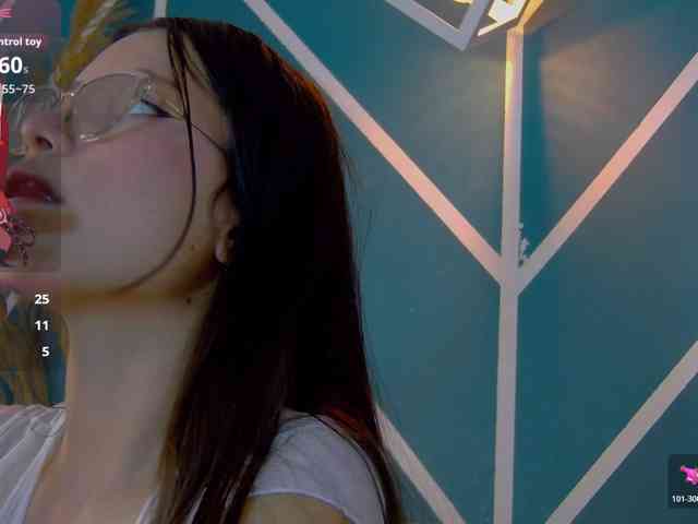 Annie-Muse- webcam