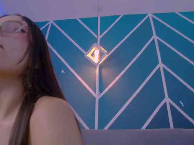 Annie-Muse- webcam