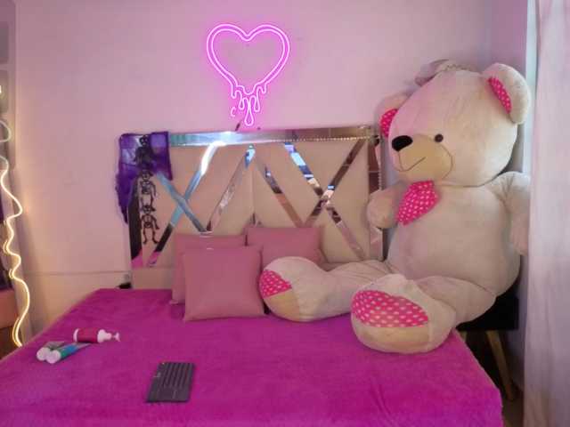 HARMONIE-TAY live cam on BongaCams