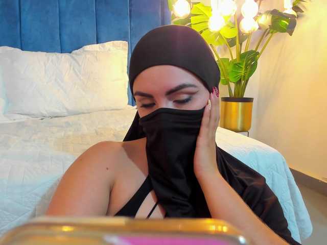 MIRANDACUTE live cam on BongaCams