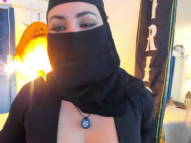 le modèle MIRANDACUTE est en webcam porno dans un show sur le site bongacams, il possède les tags suivants: Arab,Blonde,Hairy