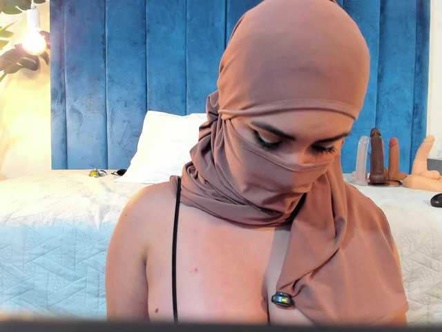 MIRANDACUTE live cam on BongaCams