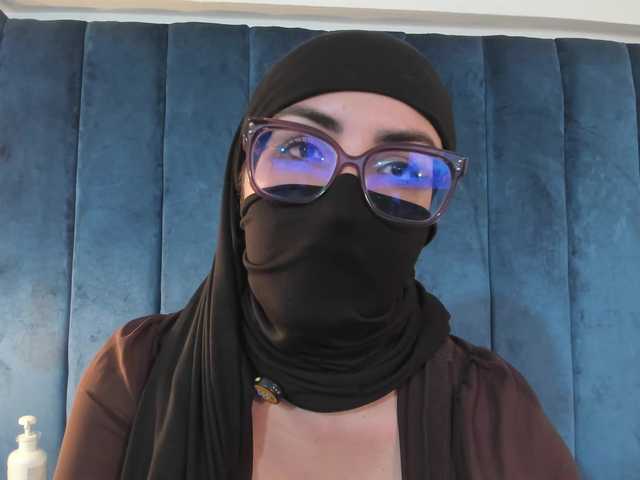 MIRANDACUTE live cam on BongaCams
