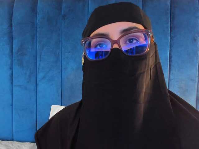 MIRANDACUTE live cam on BongaCams