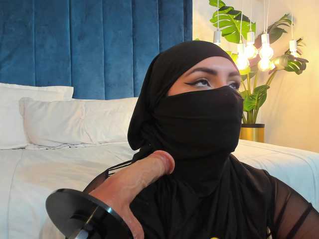 MIRANDACUTE live cam on BongaCams