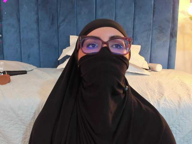 MIRANDACUTE live cam on BongaCams