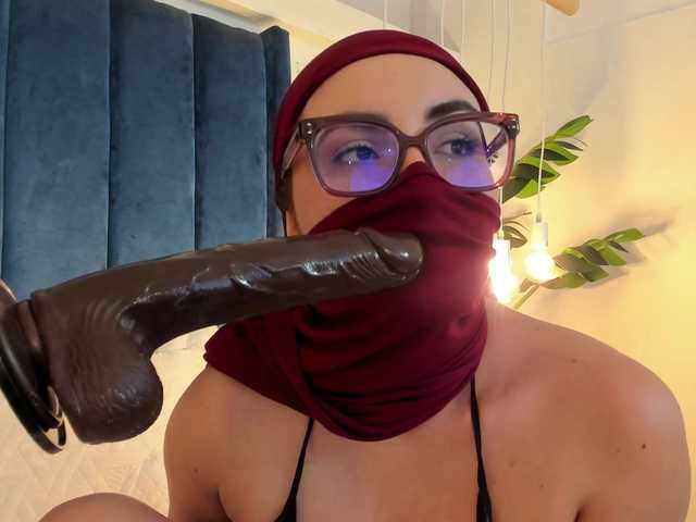 MIRANDACUTE live cam on BongaCams