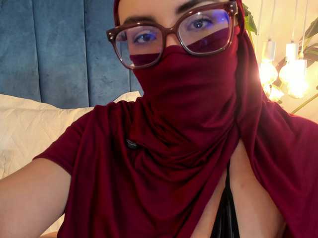 MIRANDACUTE live cam on BongaCams