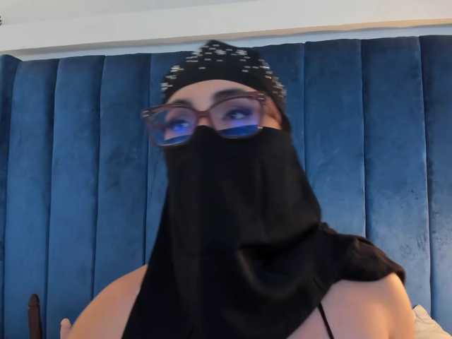 MIRANDACUTE live cam on BongaCams