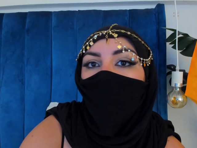 Mirandacute live cam on BongaCams