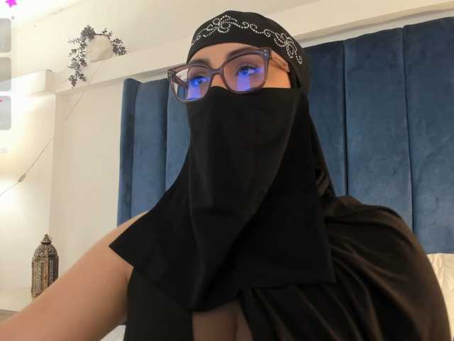 MIRANDACUTE live cam on BongaCams