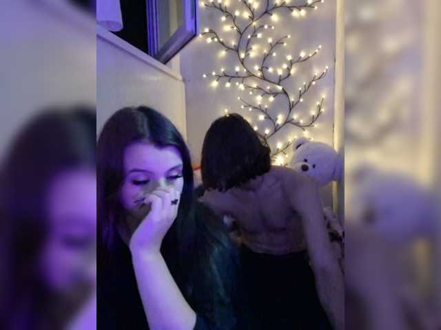 CharismaFox live cam preview