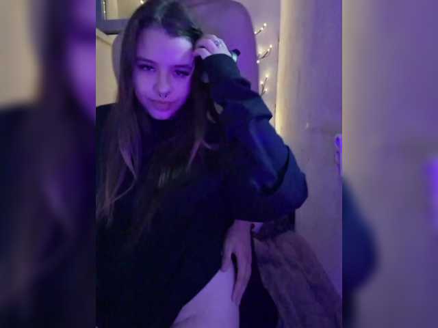 Live трансляция CharismaFox - slutnetki.online