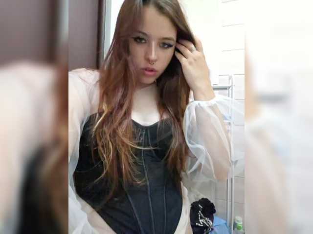 CharismaFox live cam on BongaCams