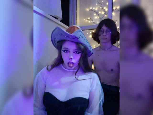 CharismaFox webcam