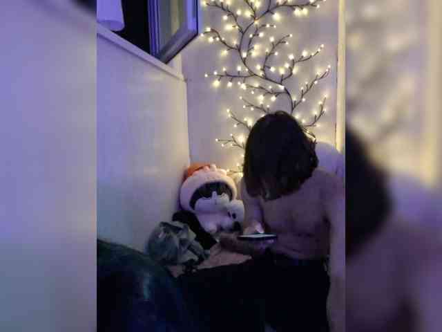 CharismaFox webcam