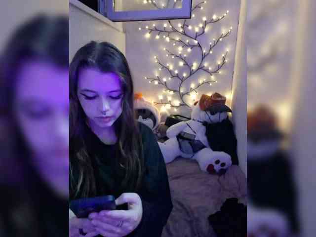 CharismaFox webcam