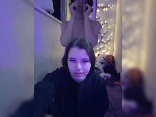 CharismaFox webcam