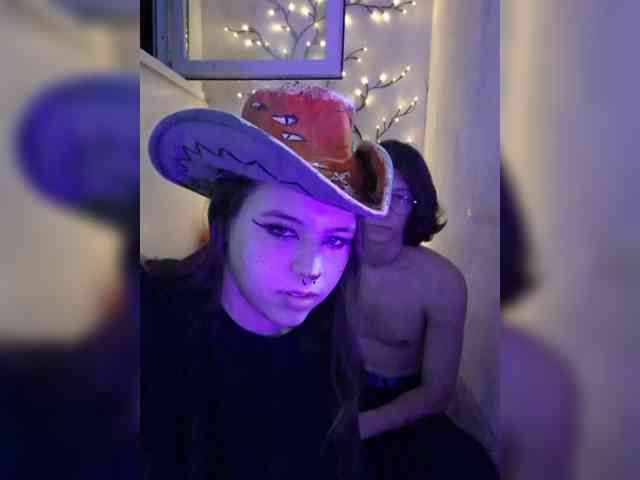 CharismaFox webcam