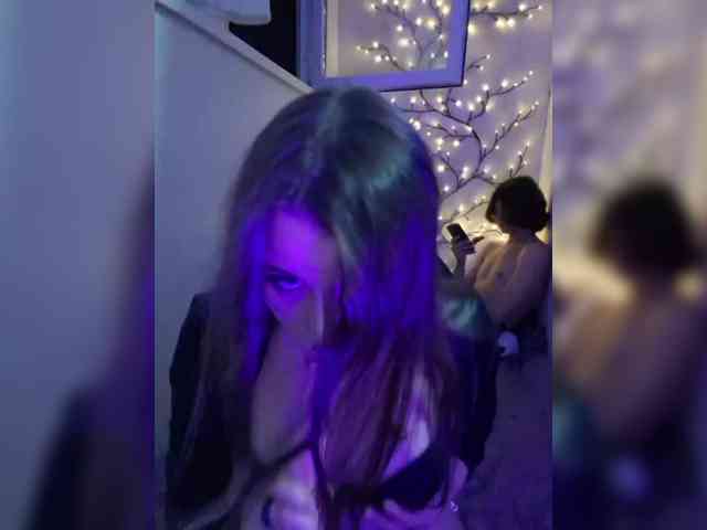 CharismaFox webcam