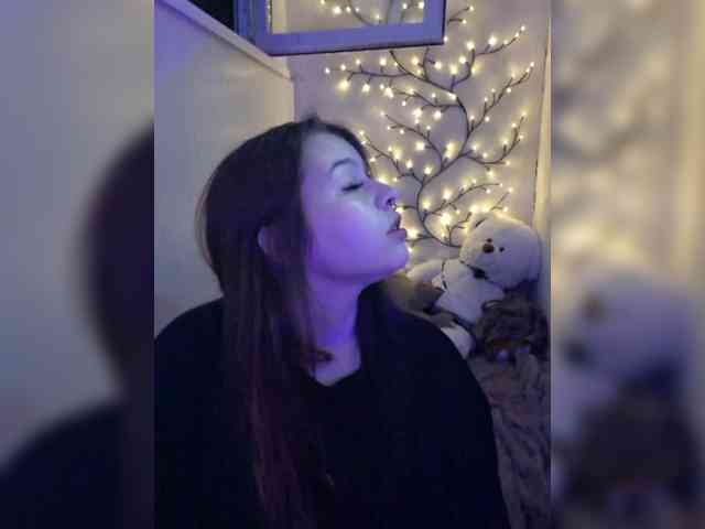 CharismaFox webcam