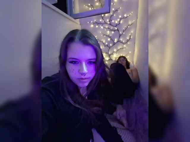 CharismaFox webcam