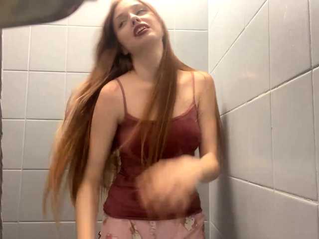 healmentaliti live cam on BongaCams