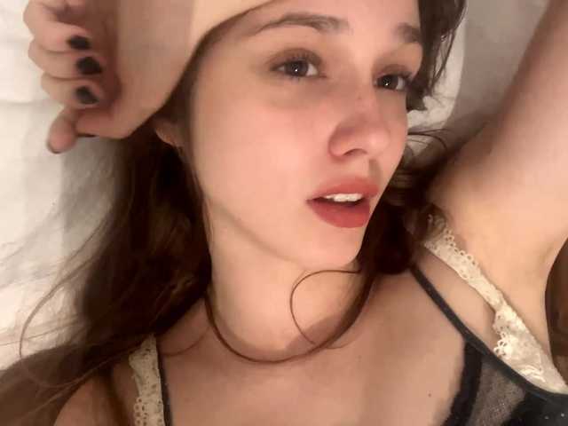 healmentaliti live cam on BongaCams