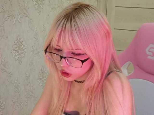 mycutepage live cam on BongaCams