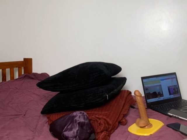 hawtjazzy live cam on BongaCams