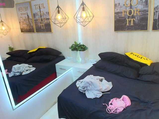 Emmy-honey live cam on BongaCams