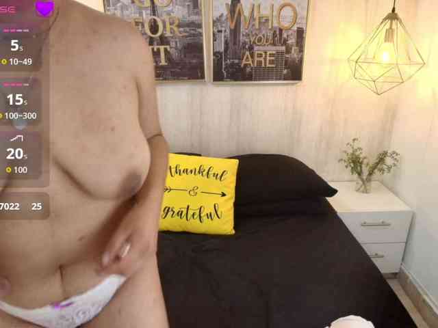 Emmy-honey Live Webcam on BongaCams