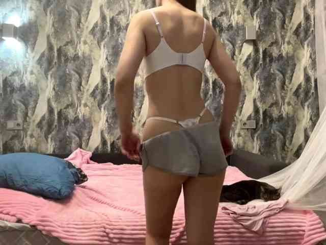Model: LatrishaDobbin