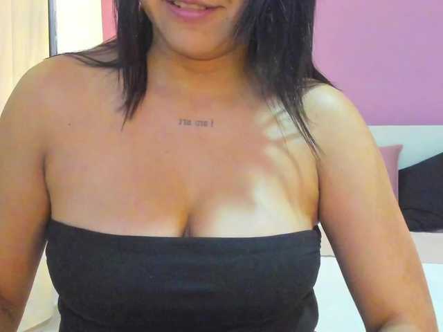 IsaEvans live cam on BongaCams