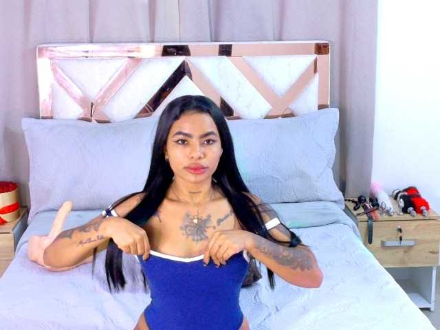 Anneroaa live cam on BongaCams