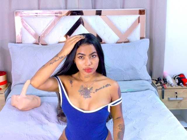 Anneroaa live cam on BongaCams