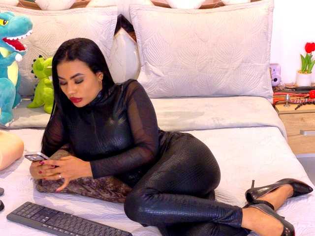 Anneroaa live cam on BongaCams